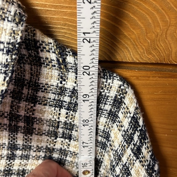 Zara Women’s Plaid Textured Tweed Over shirt Raw hem Button Front‎ OVERSHIRT Lg - Picture 4 of 8
